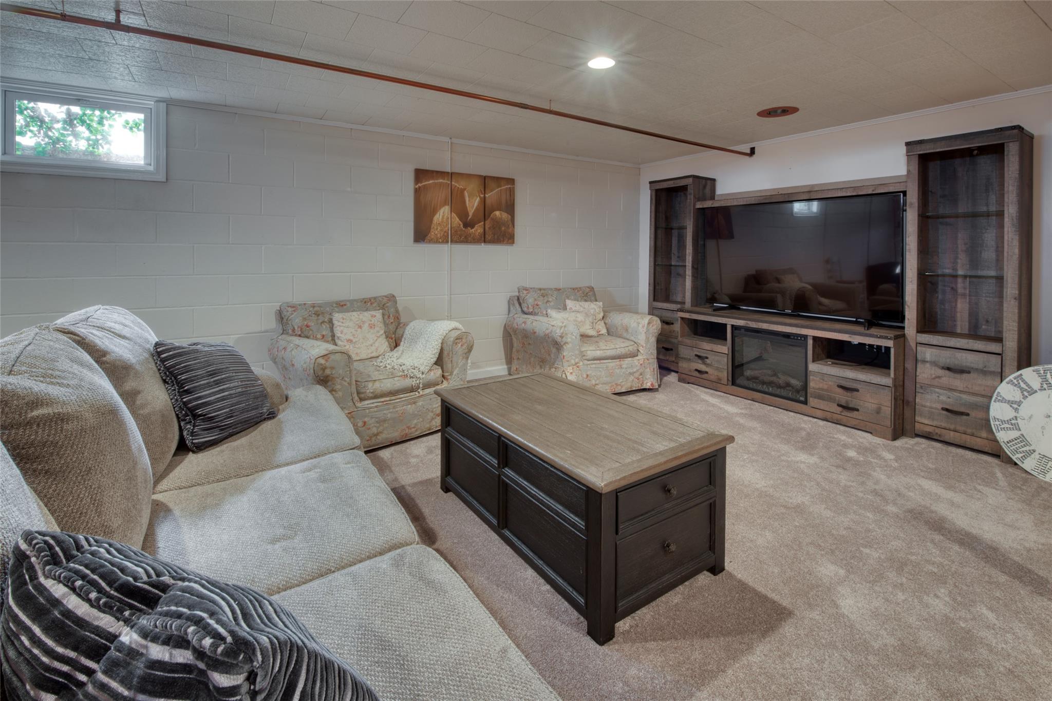 121 Fresh Pond Avenue, Calverton, New York image 14