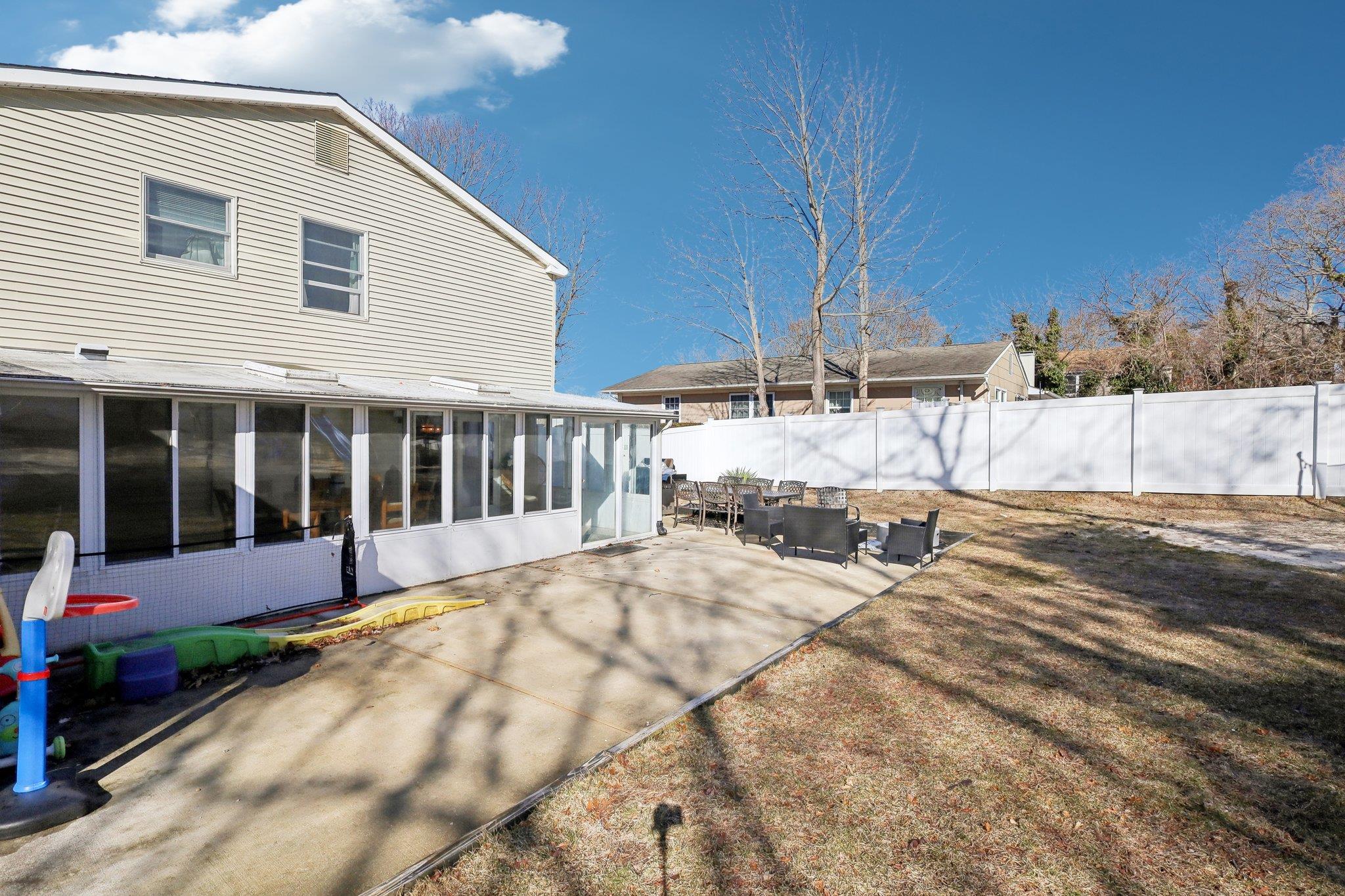 52 Brookfield Lane, South Setauket, New York image 37