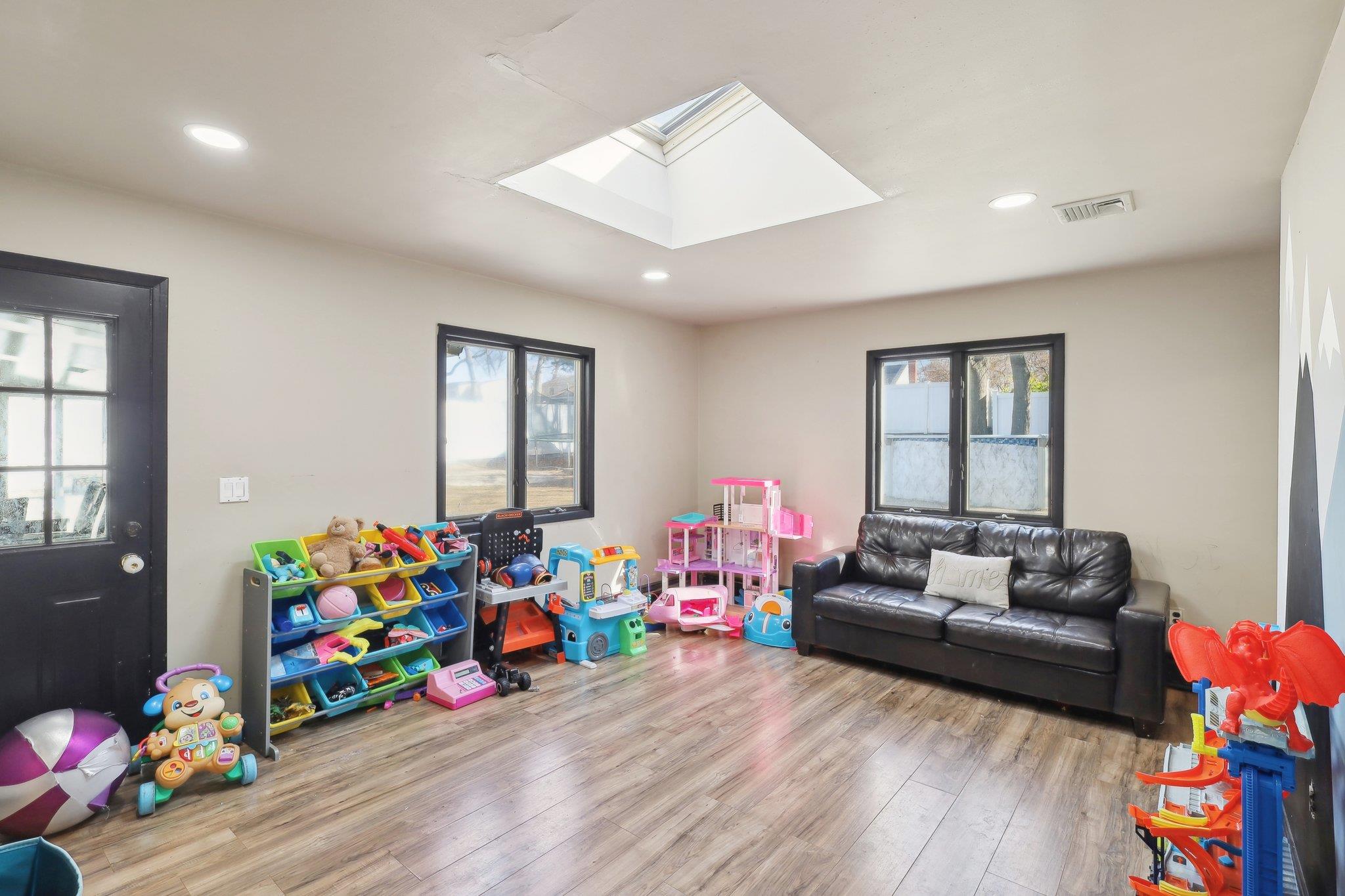 52 Brookfield Lane, South Setauket, New York image 22