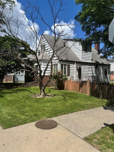 Photo of 8019 Grand Central Parkway, East Elmhurst, NY 11370 (MLS # 1007520)