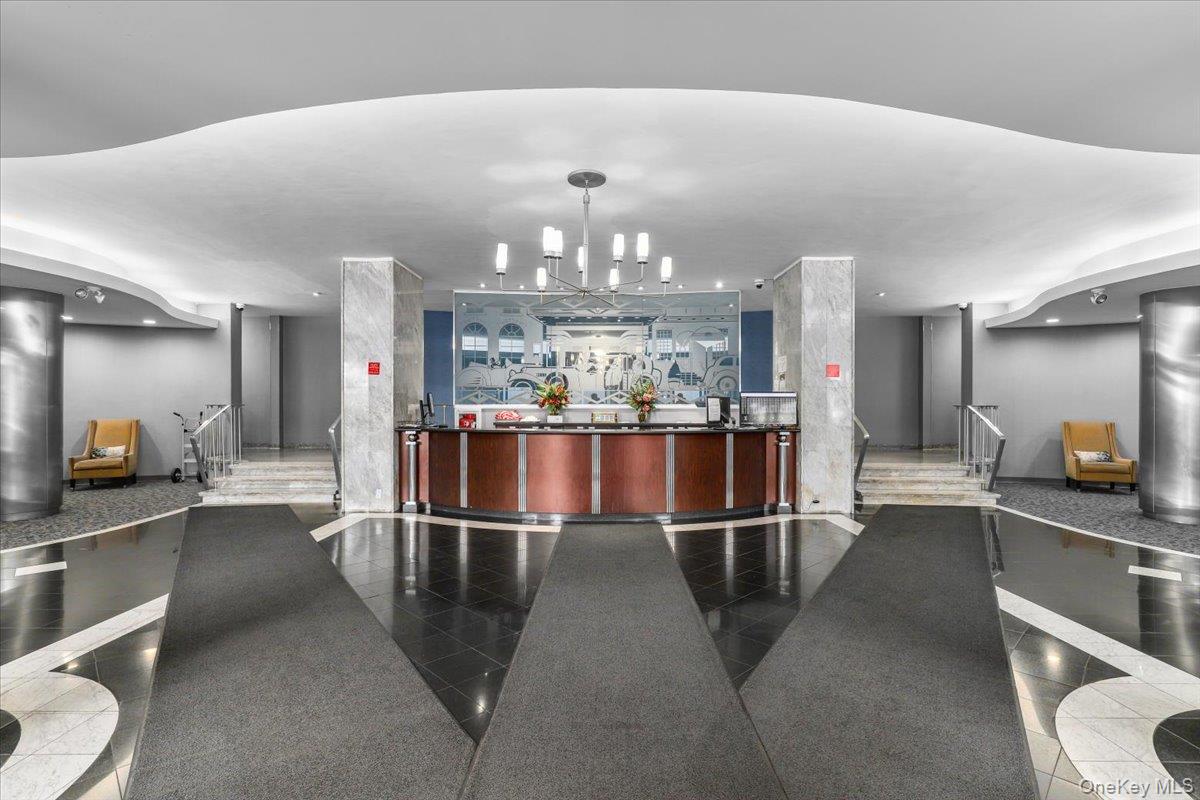 5900 Arlington Avenue 3S