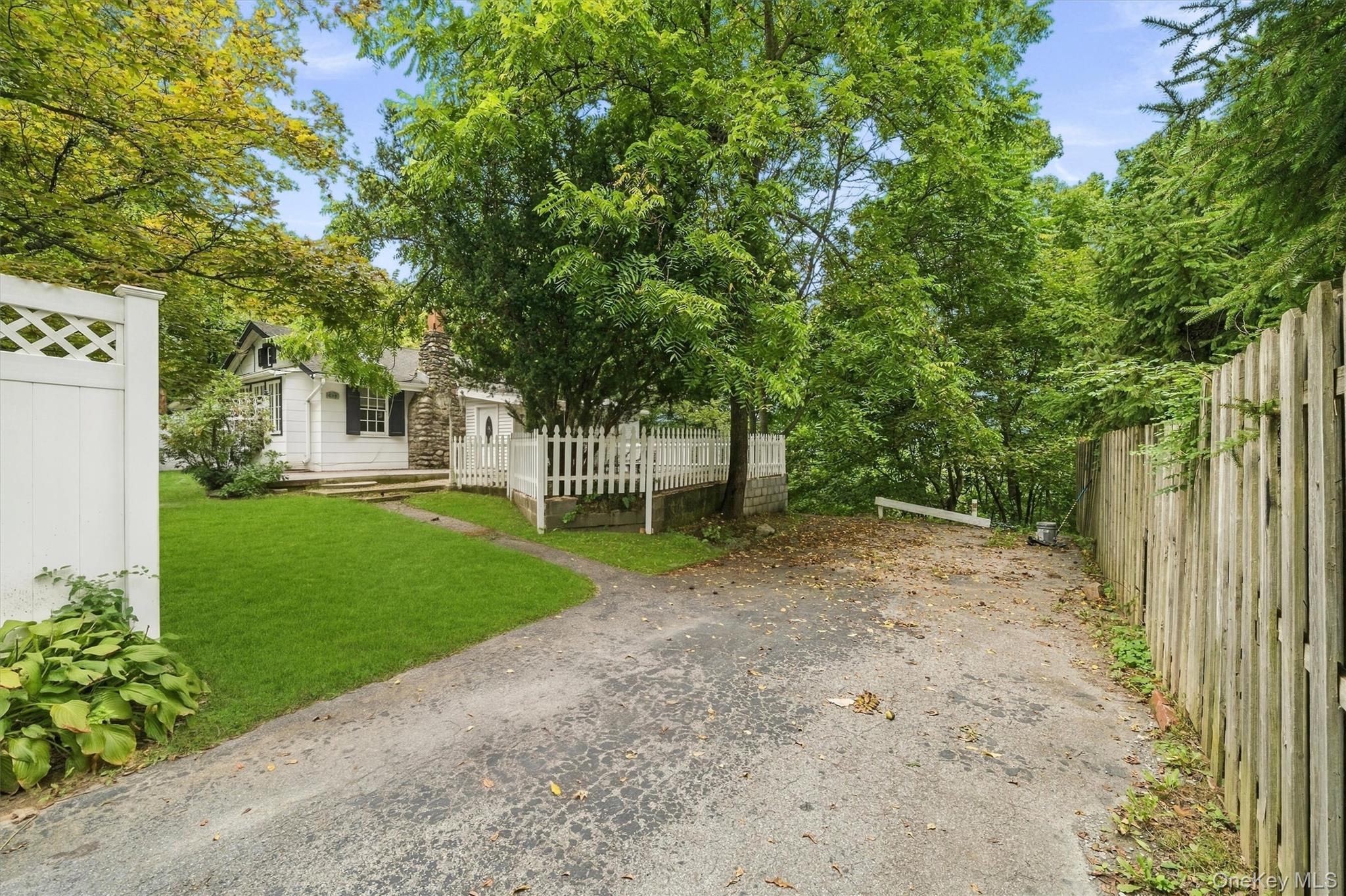 4 Hillside Trail