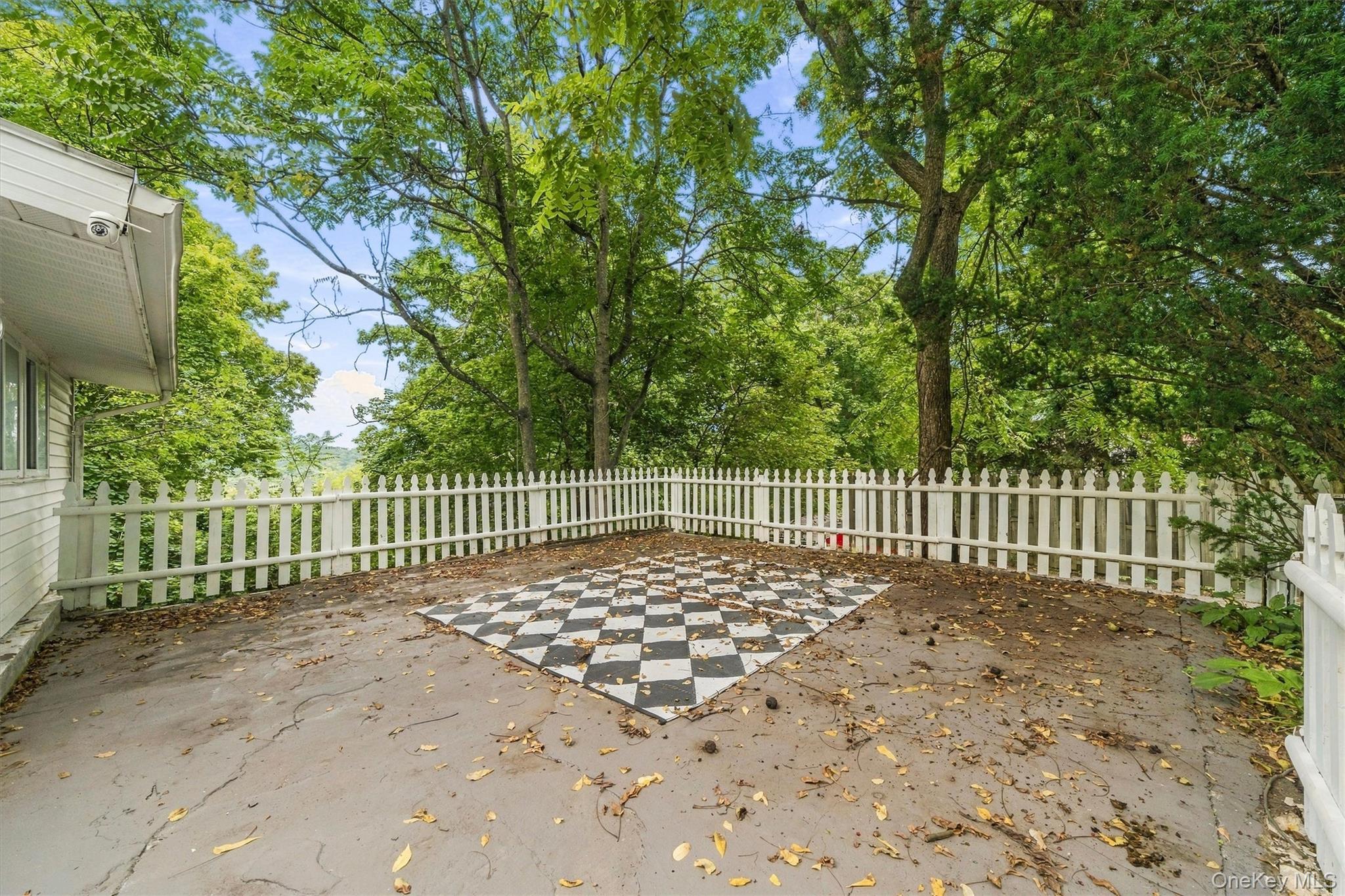 4 Hillside Trail