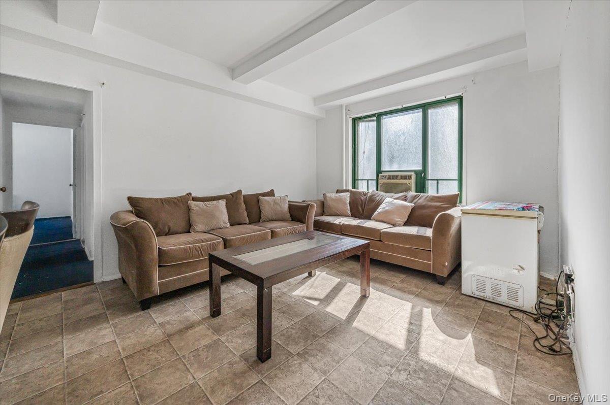 1700 Metropolitan Avenue 4F