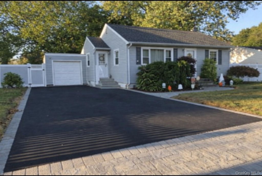 Photo of 449 51st Street, Lindenhurst, NY 11757 (MLS # 964252)