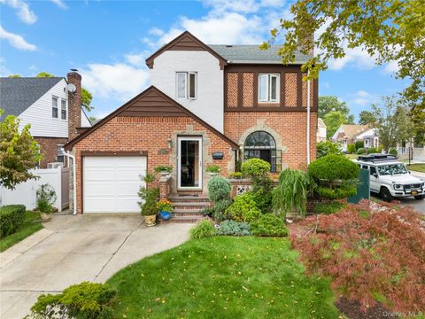26-23 Utopia Parkway Bayside NY 11358