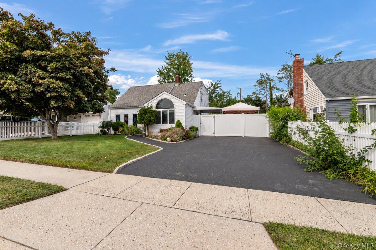 61 Hollyhock Road