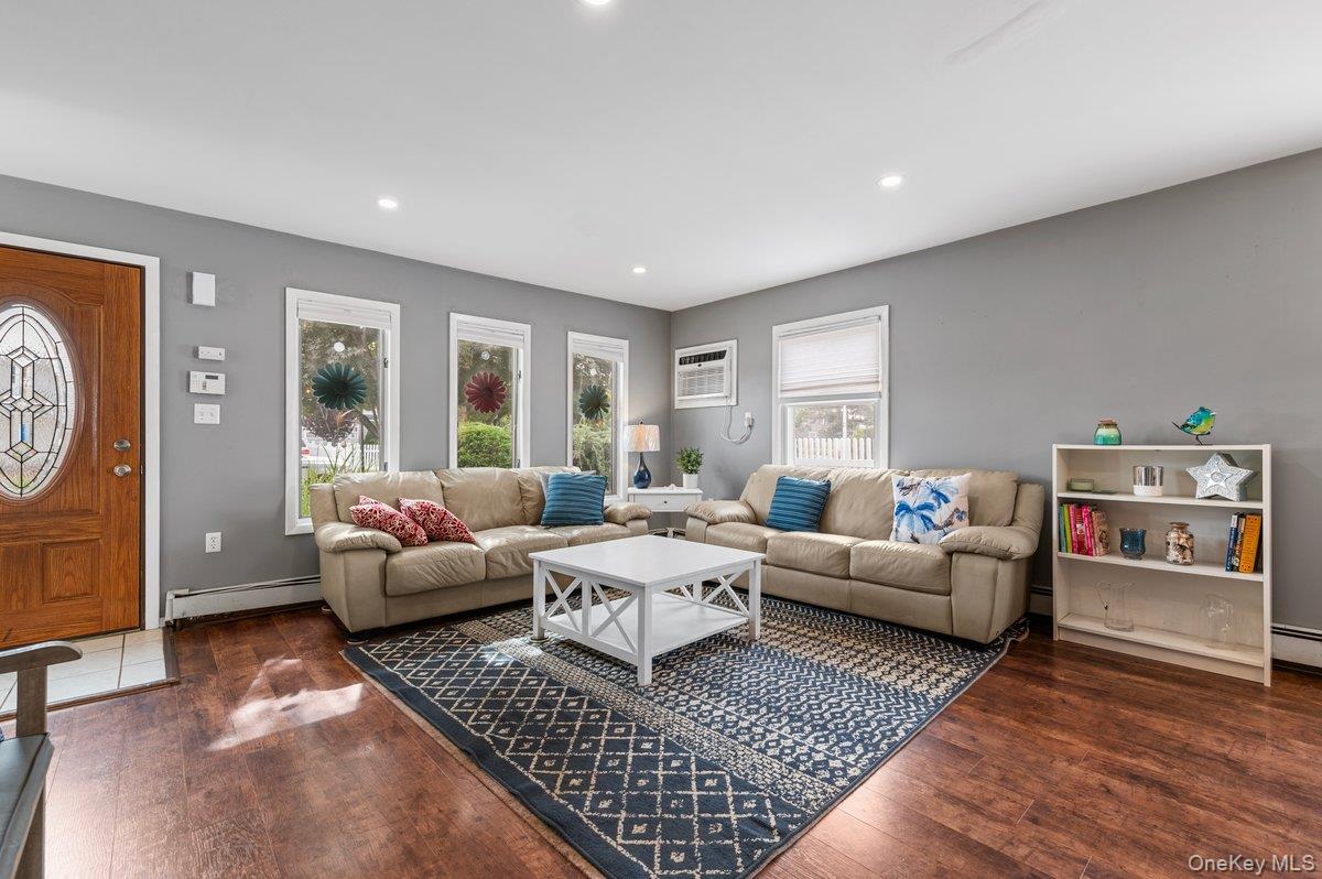 61 Hollyhock Road