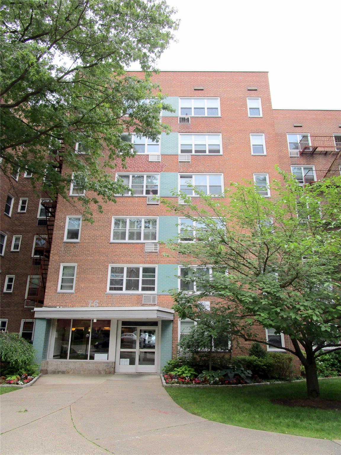 Property for Sale at Dehaven Drive 6B, Yonkers, New York - Bedrooms: 1 
Bathrooms: 1 
Rooms: 3  - $175,000
