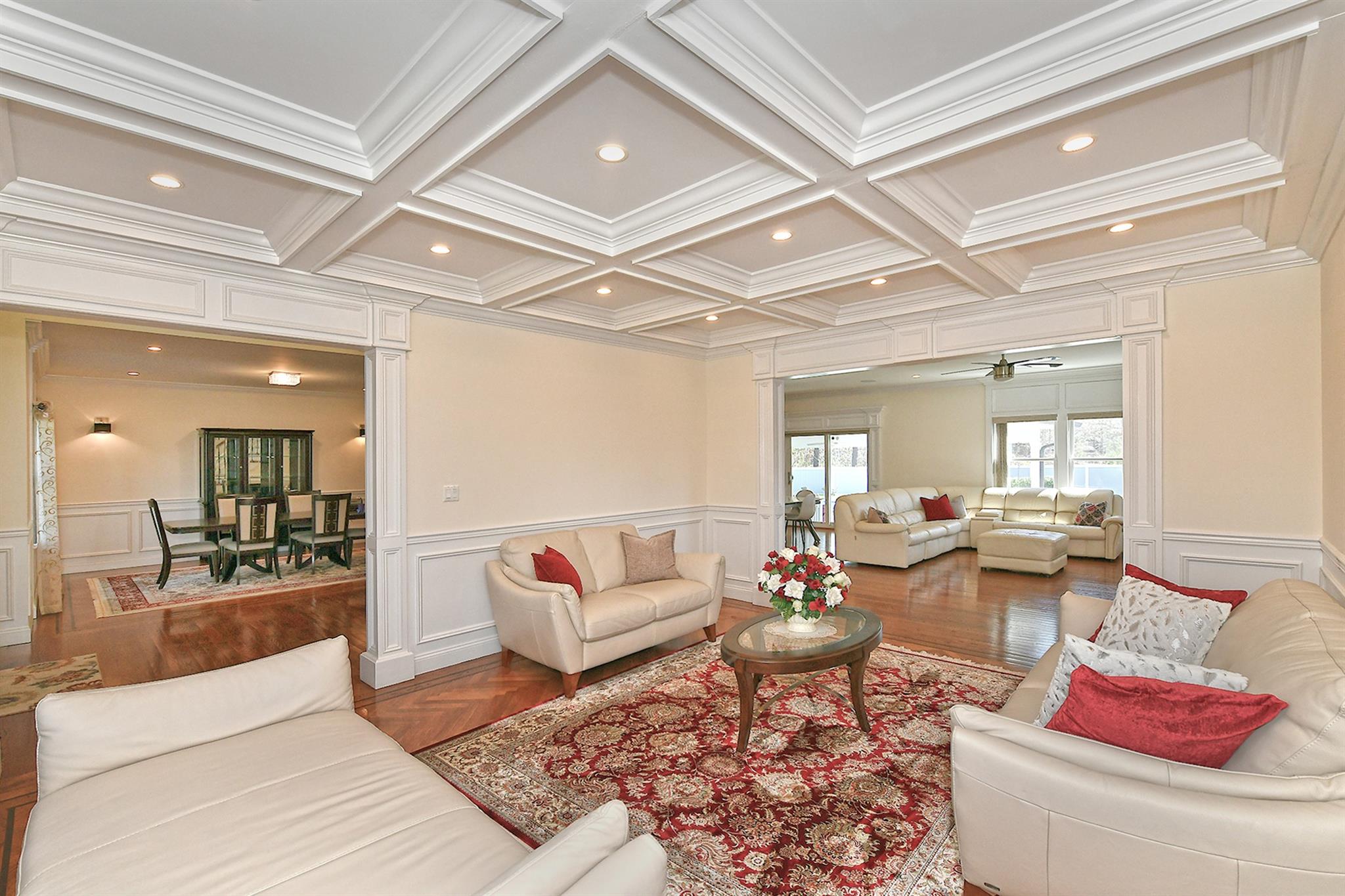 981 Baldwin Path, Dix Hills, New York image 12