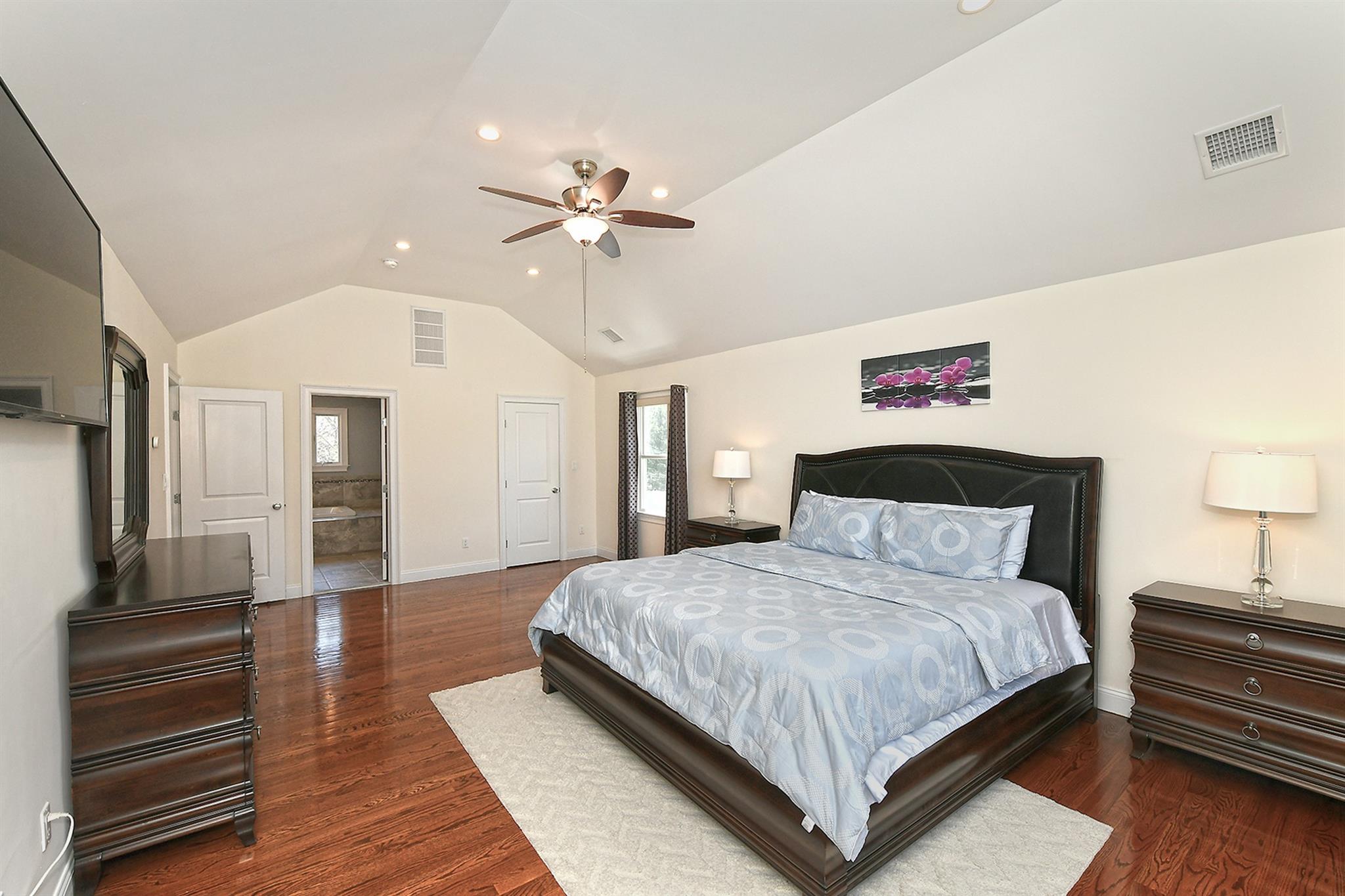 981 Baldwin Path, Dix Hills, New York image 27