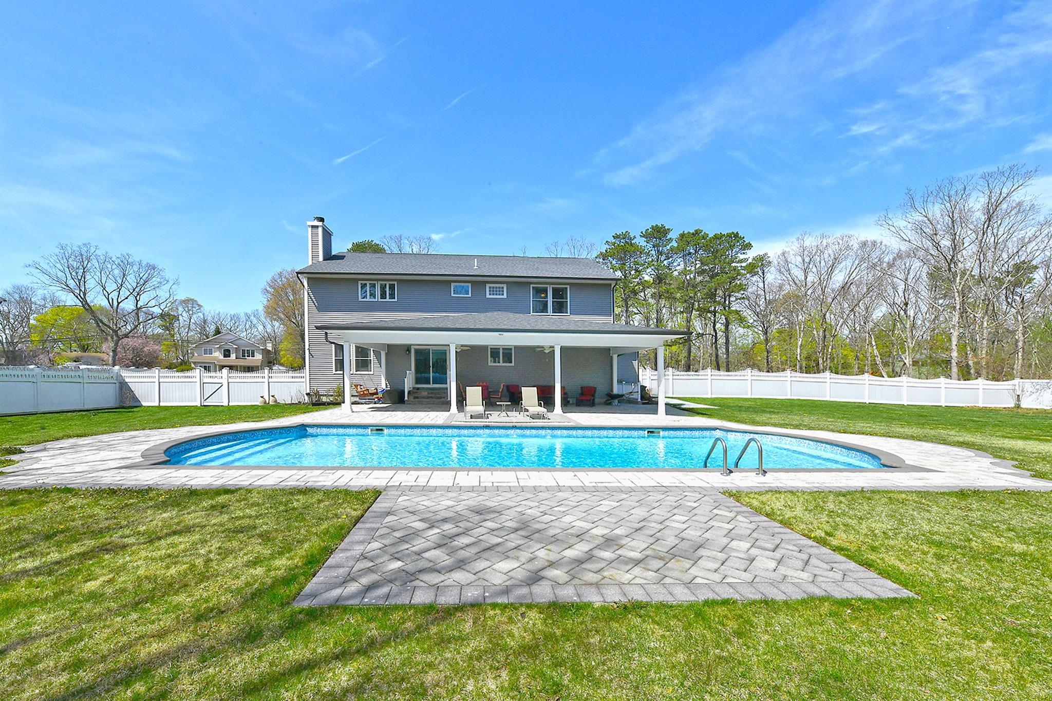 981 Baldwin Path, Dix Hills, New York image 42