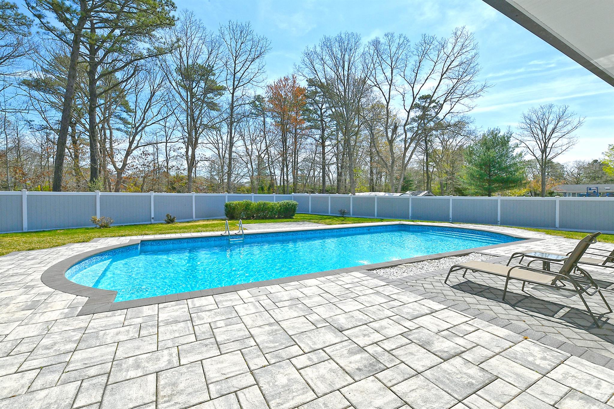 981 Baldwin Path, Dix Hills, New York image 43