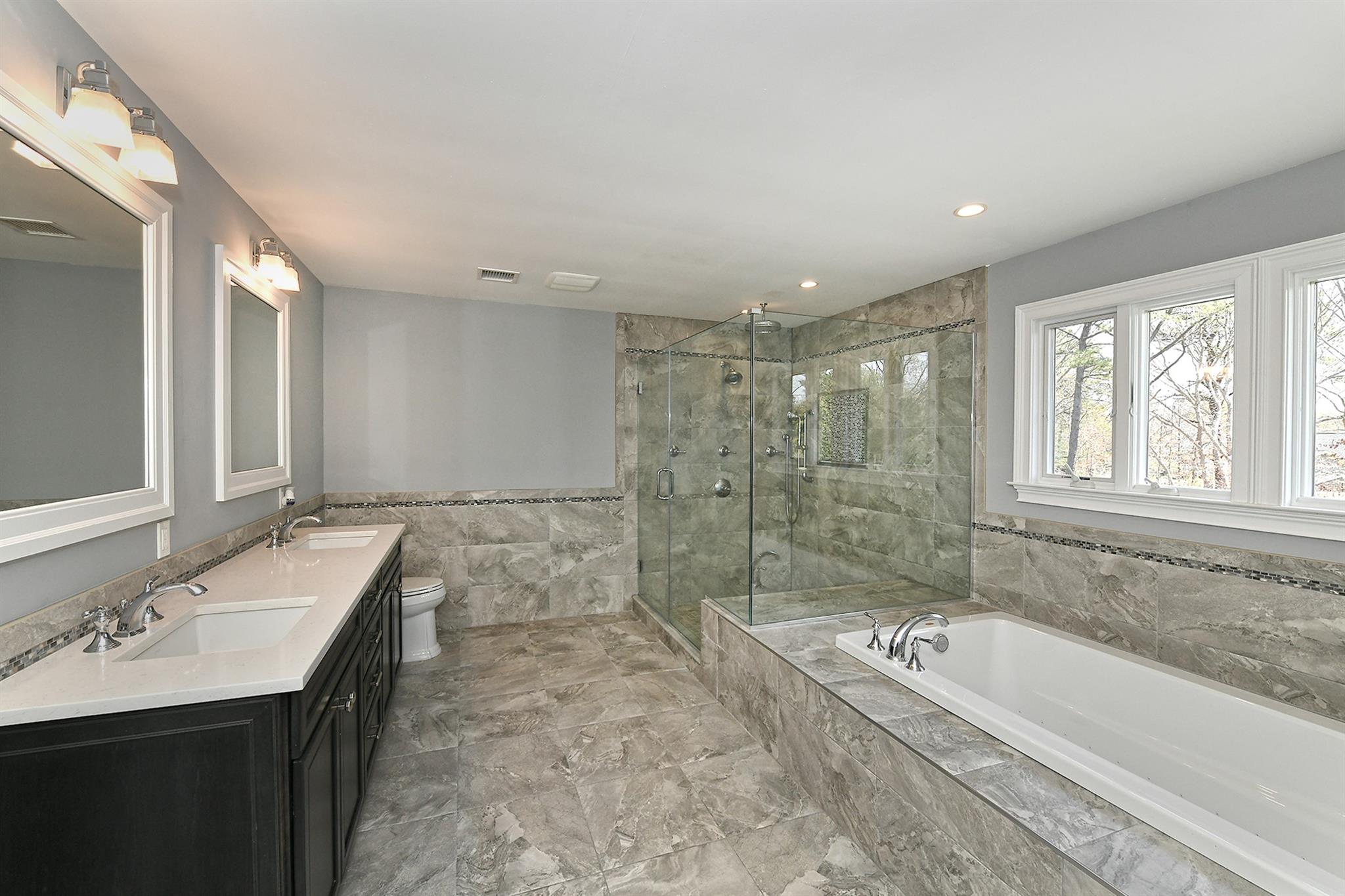 981 Baldwin Path, Dix Hills, New York image 29
