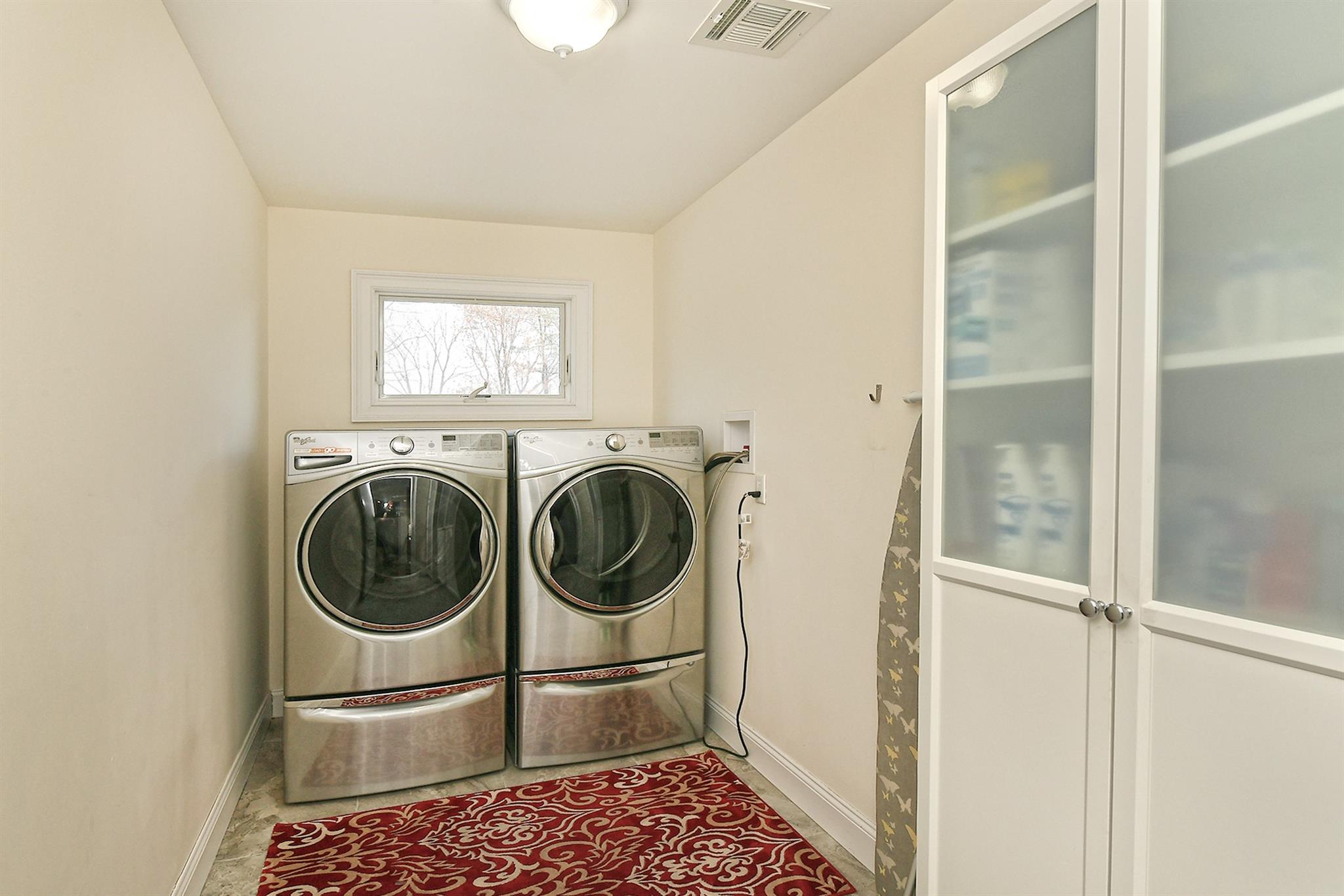 981 Baldwin Path, Dix Hills, New York image 35