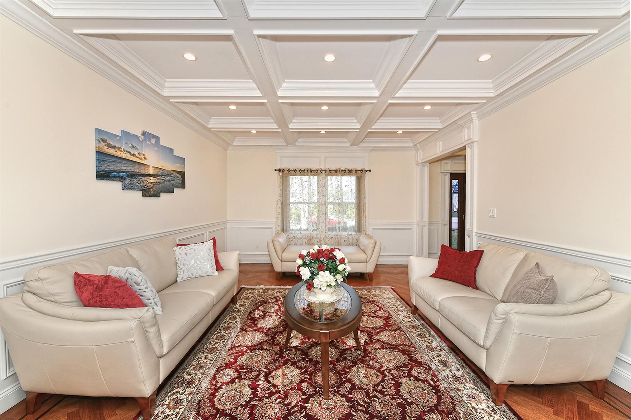 981 Baldwin Path, Dix Hills, New York image 11