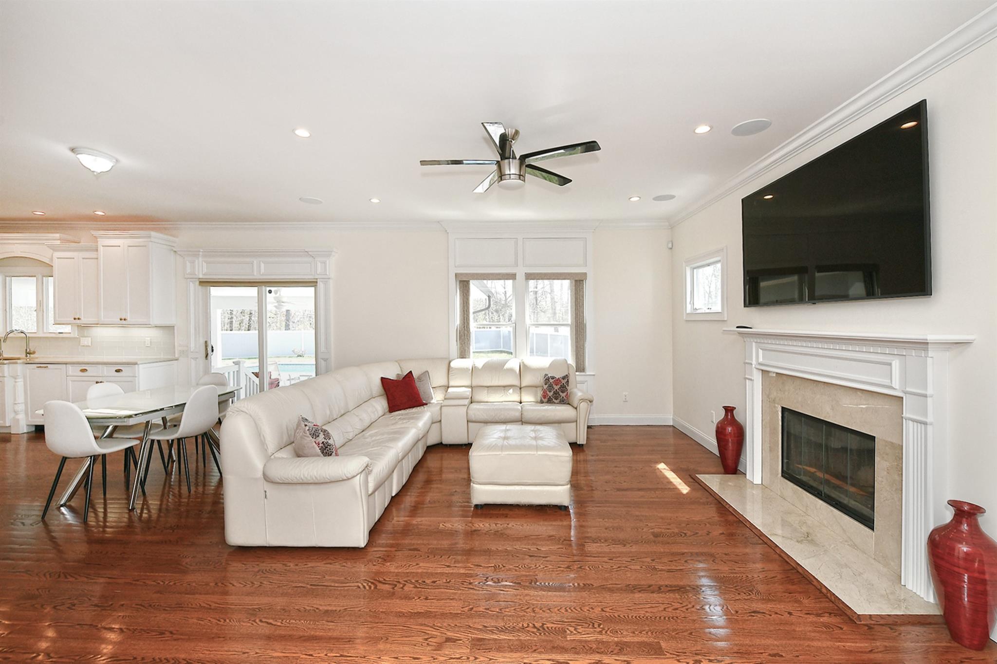 981 Baldwin Path, Dix Hills, New York image 21