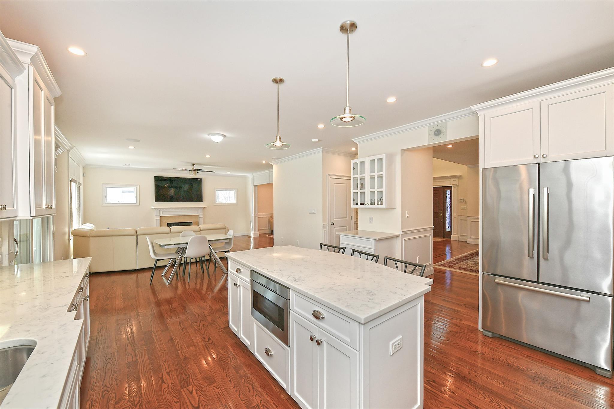 981 Baldwin Path, Dix Hills, New York image 17