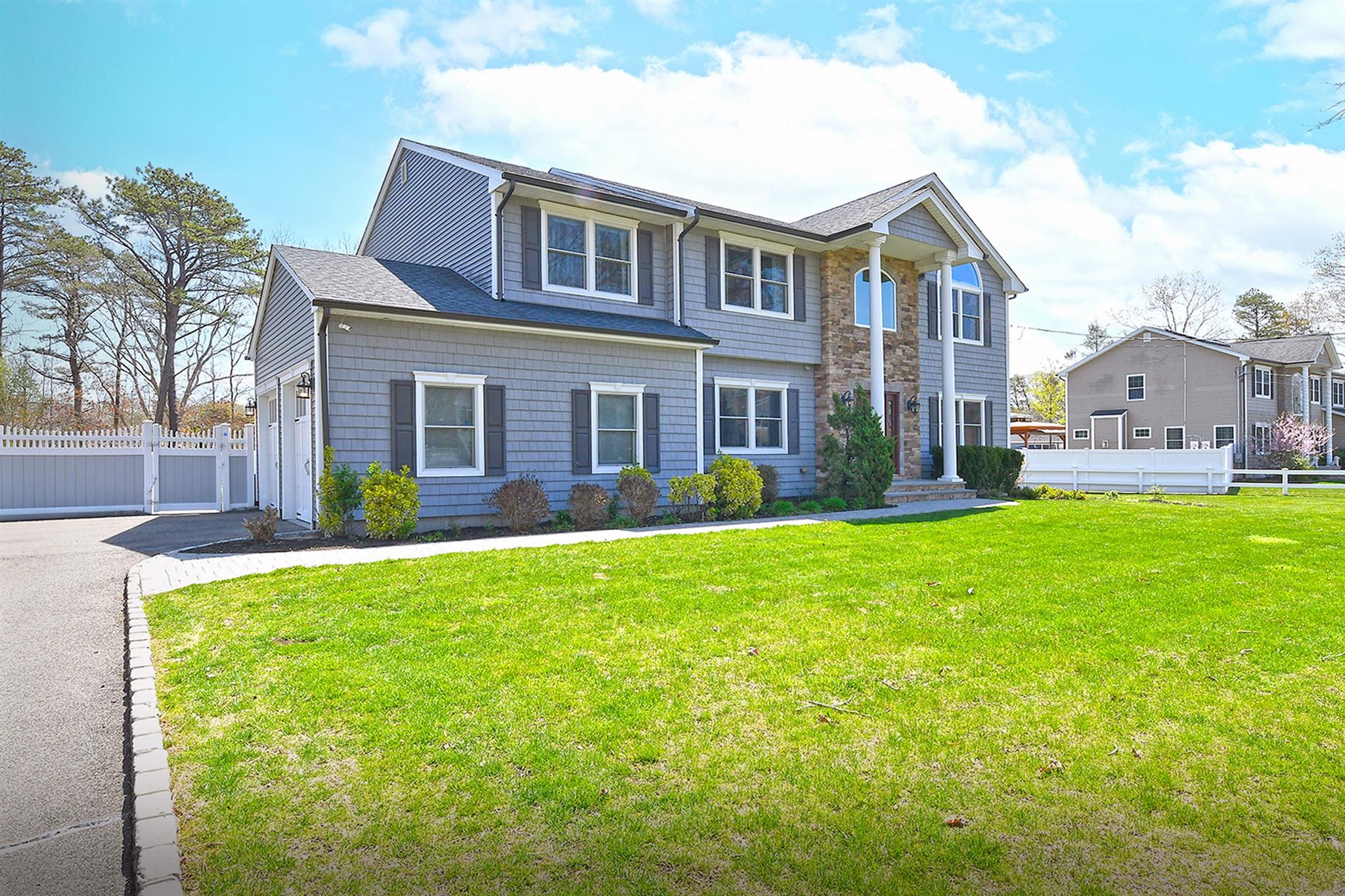 981 Baldwin Path, Dix Hills, New York image 46