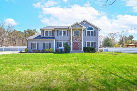 981 Baldwin Path Dix Hills NY 11746