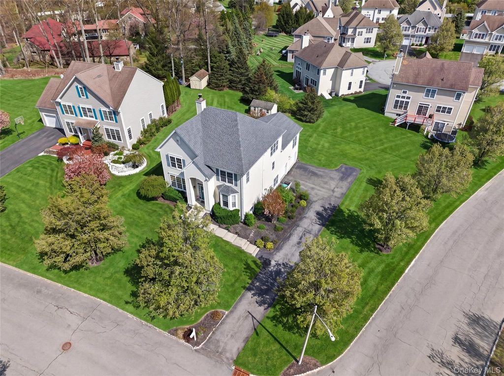 Photo of 17 Oldwyck Crescent, Highland Mills, NY 10930 (MLS # 989739)