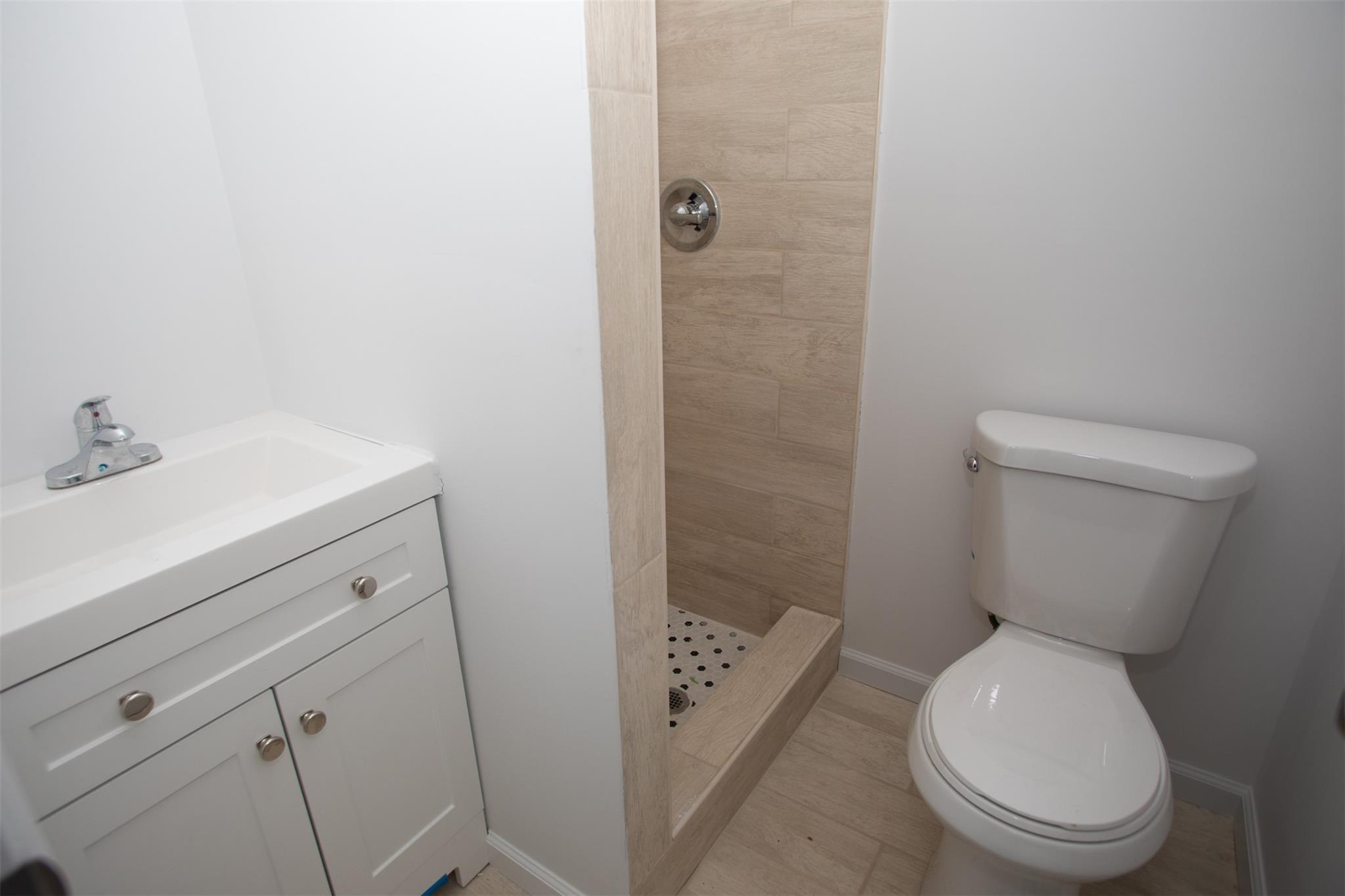 171 Claywood Drive, Brentwood, New York image 6
