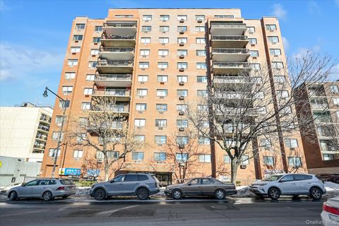 Photo of 36-25 Union Street #5E, Flushing, NY 11354 (MLS # 959707)