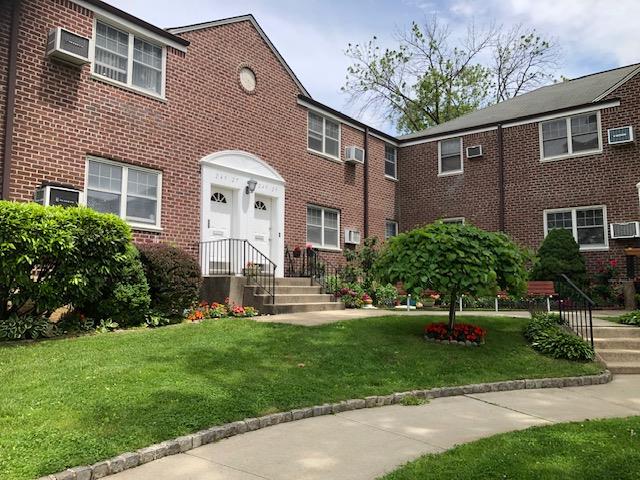 64 Avenue 2, Little Neck, Queens, NY - 2 Bedrooms  
1 Bathrooms  
5 Rooms - 