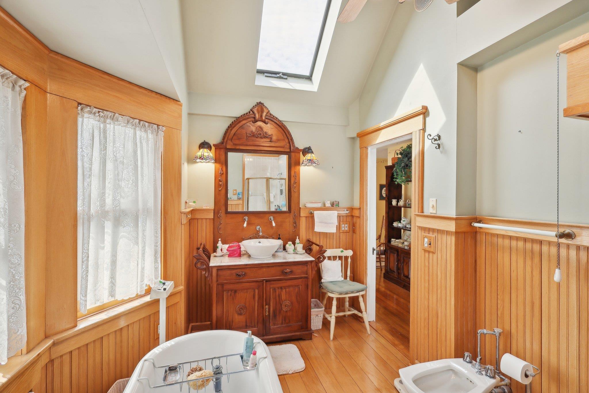 77 Church Avenue, Islip, New York image 39