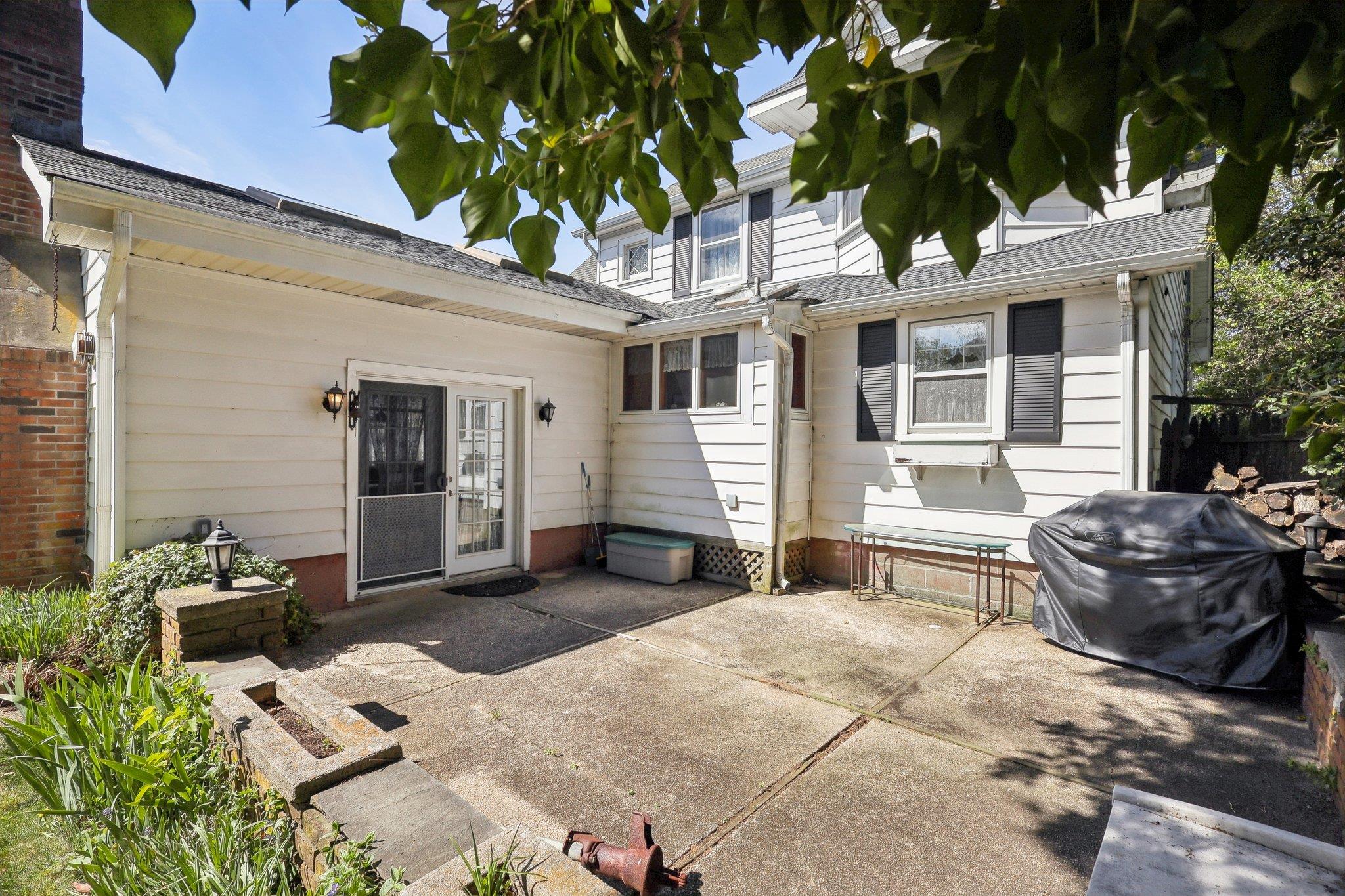 77 Church Avenue, Islip, New York image 43