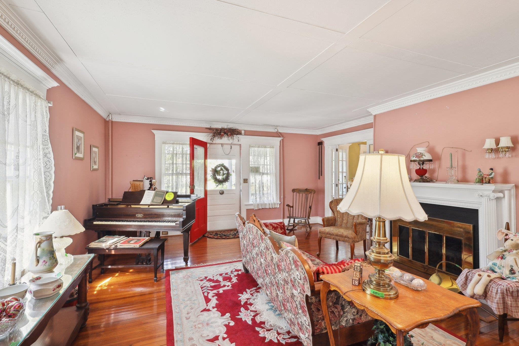 77 Church Avenue, Islip, New York image 8