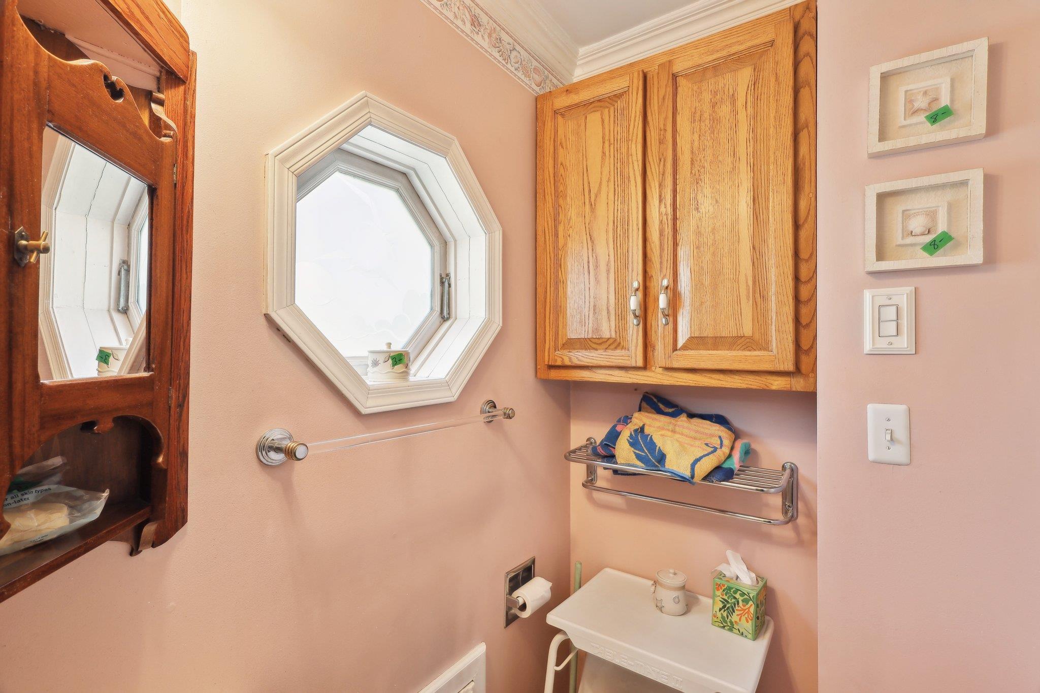 77 Church Avenue, Islip, New York image 38