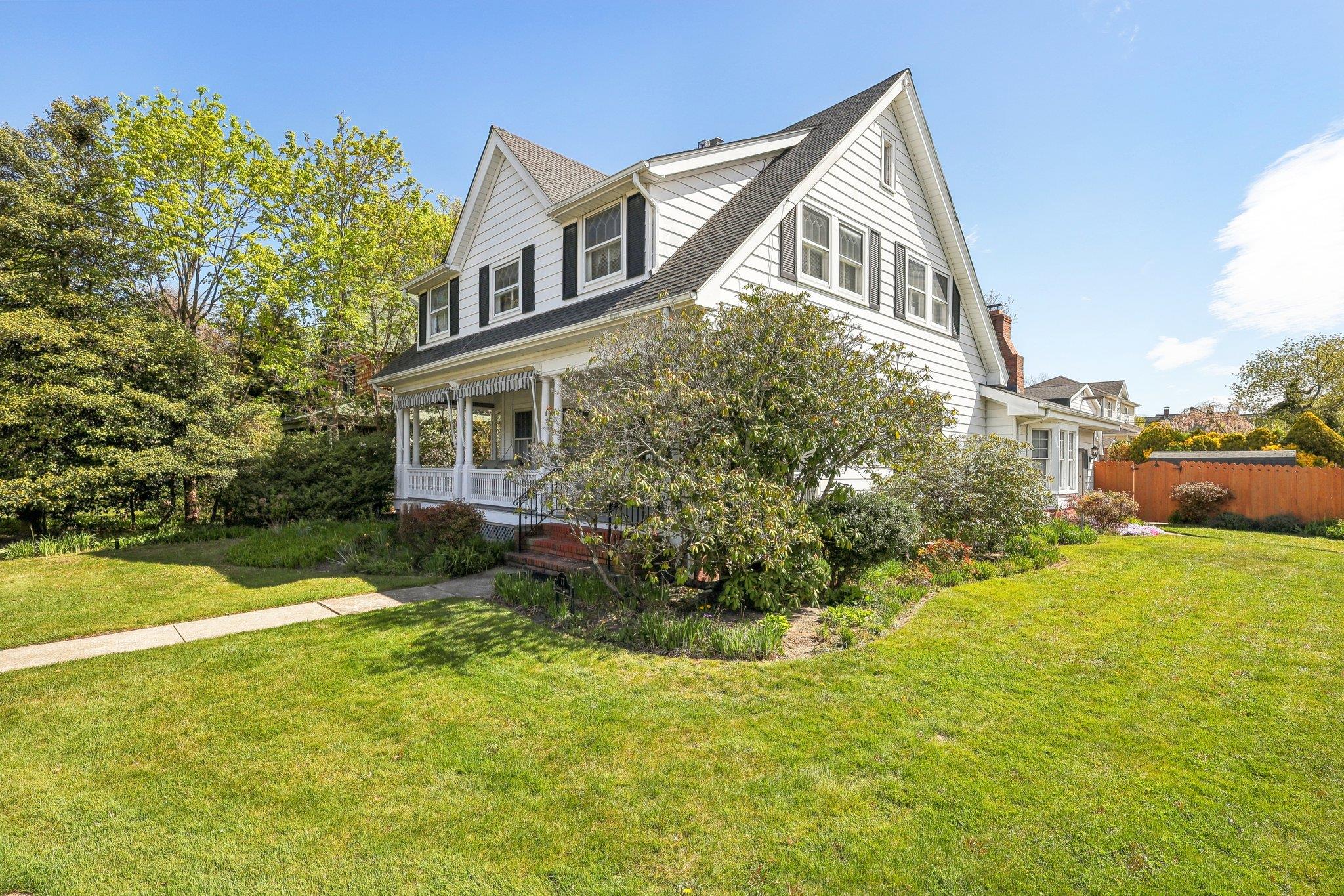 77 Church Avenue, Islip, New York image 3