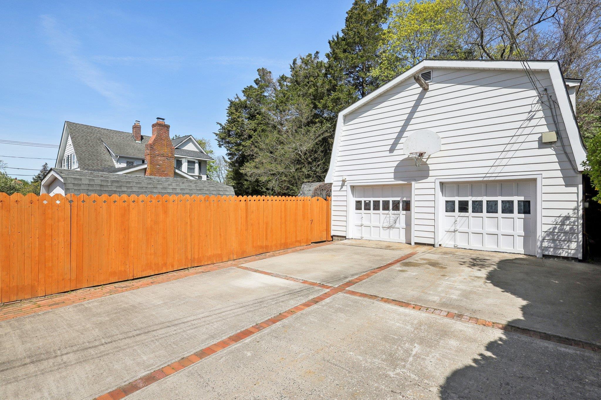 77 Church Avenue, Islip, New York image 49