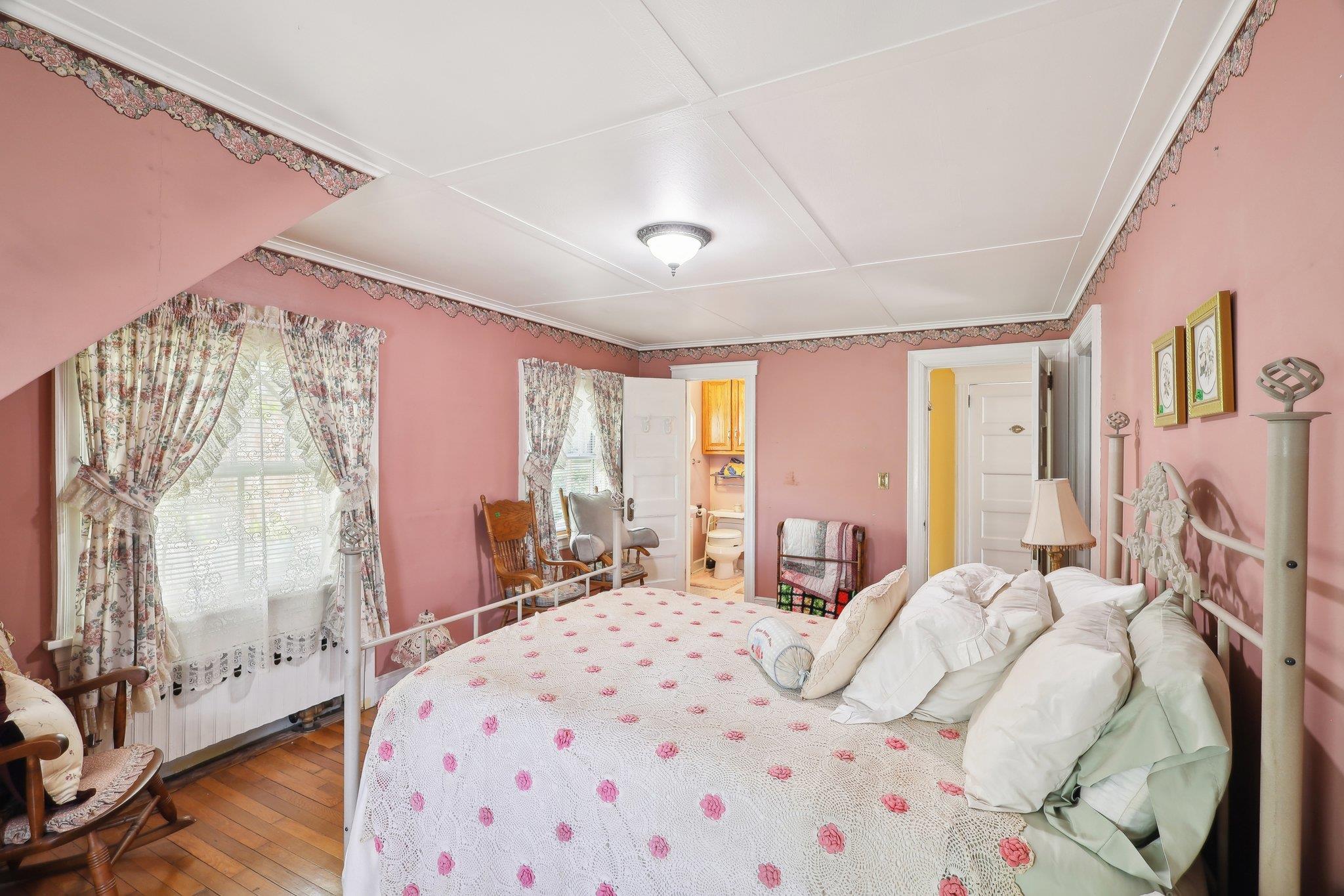 77 Church Avenue, Islip, New York image 25