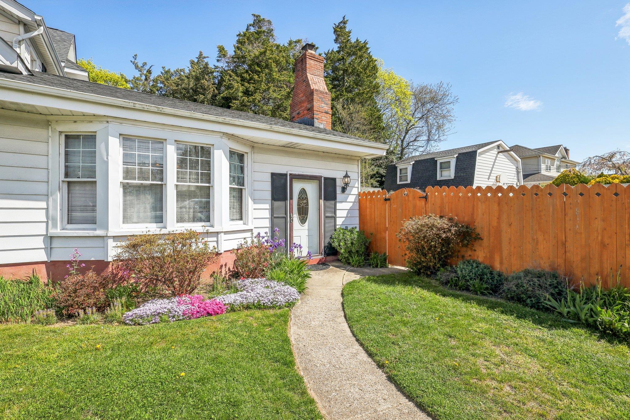 77 Church Avenue, Islip, New York image 6