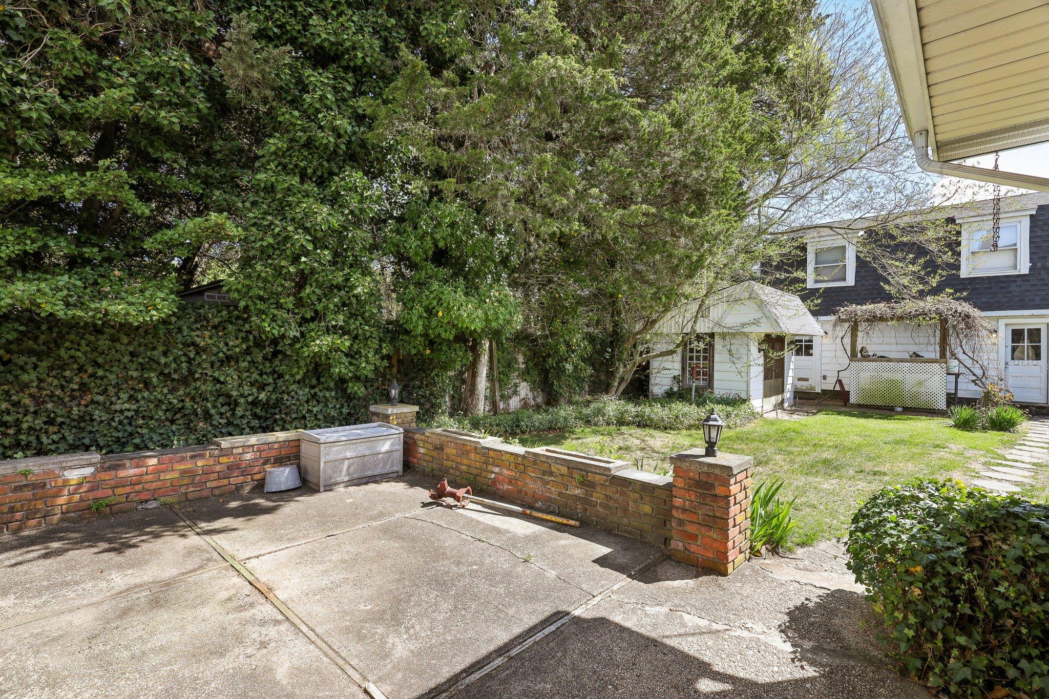 77 Church Avenue, Islip, New York image 44