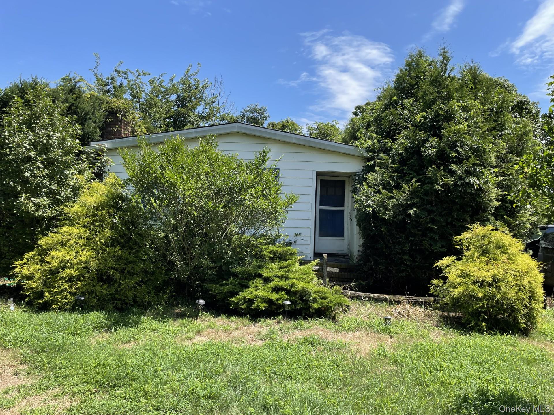 28 Apaucuck Point Road