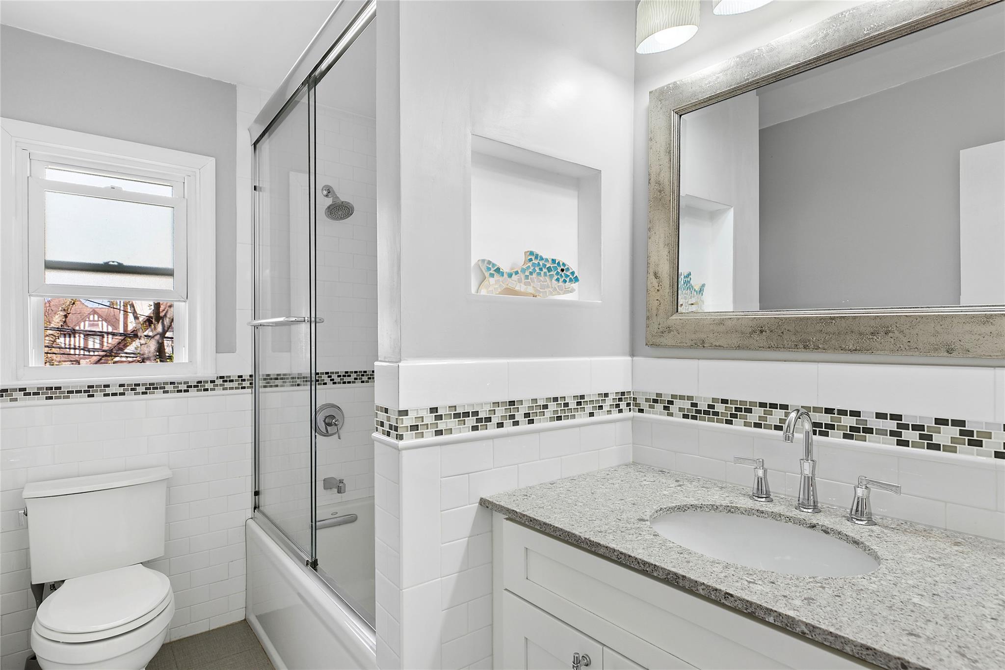 4 Oxford Place, Rockville Centre, New York image 16