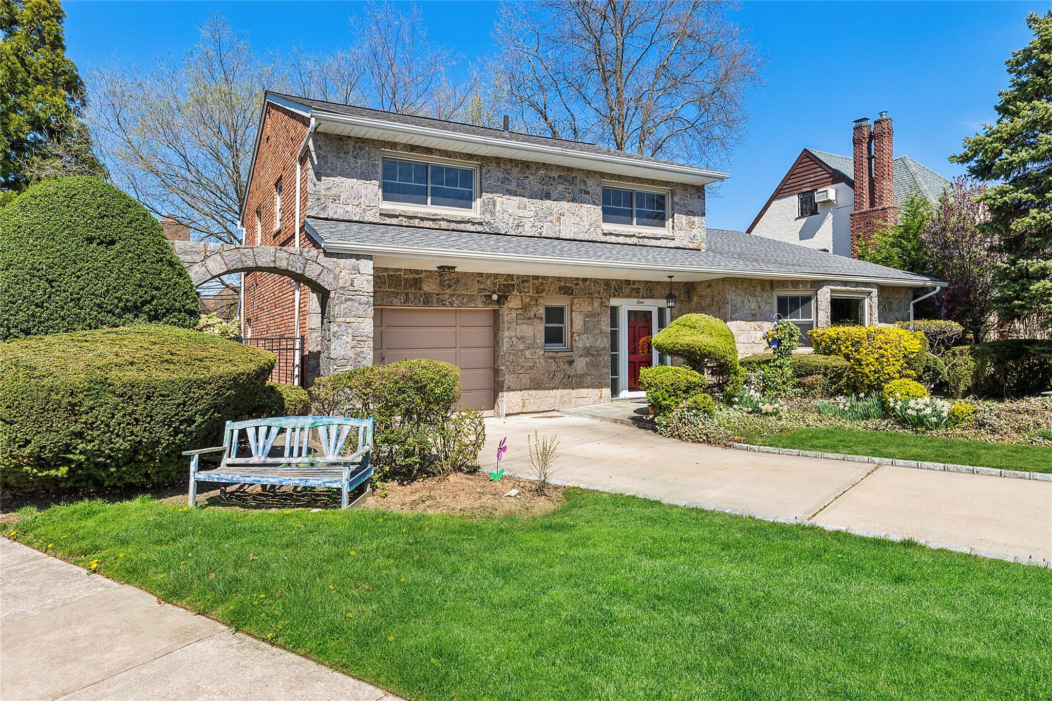4 Oxford Place, Rockville Centre, New York image 2