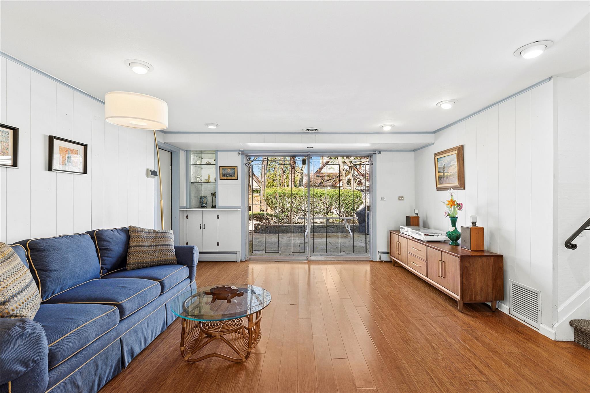 4 Oxford Place, Rockville Centre, New York image 6