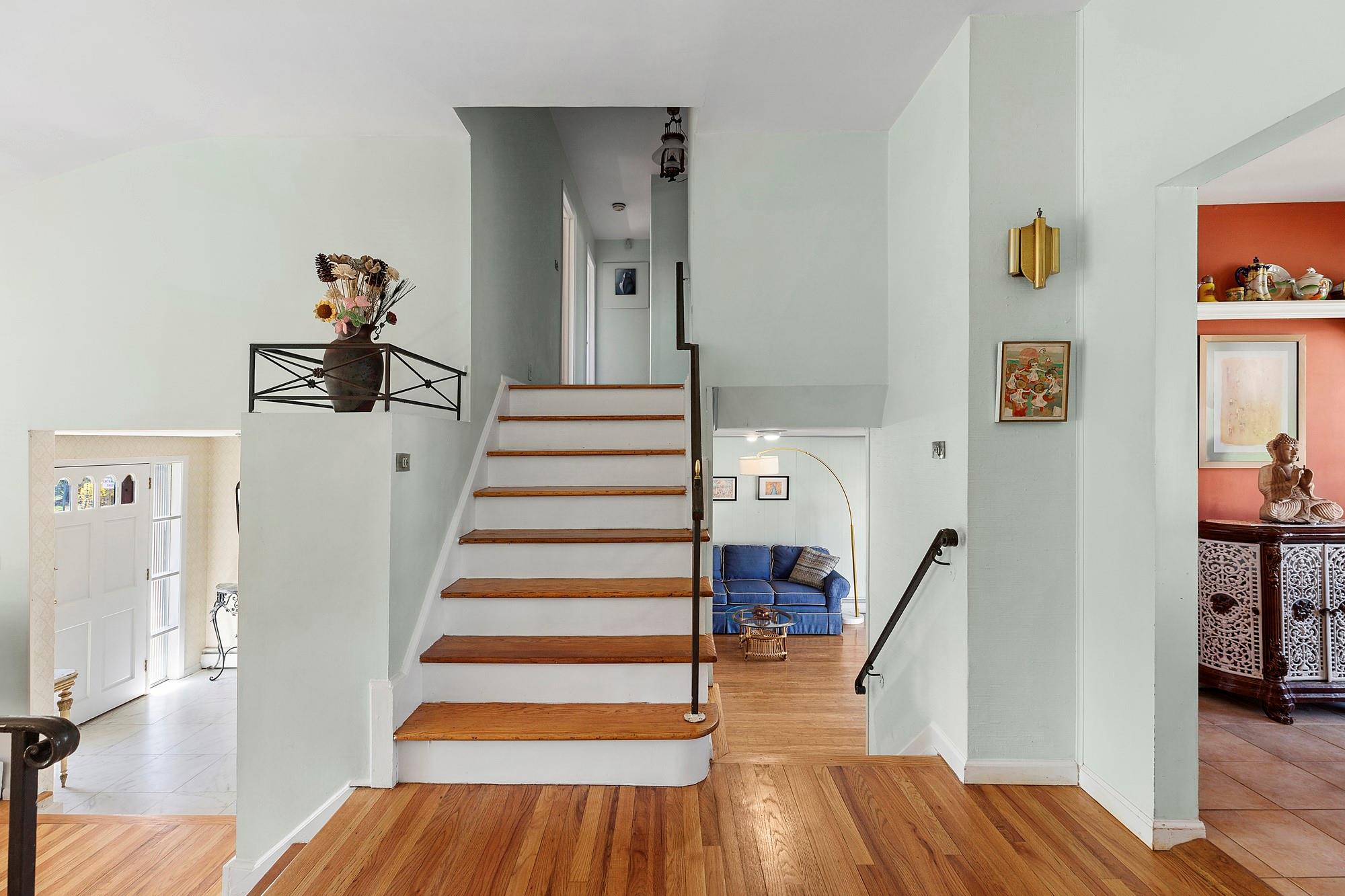 4 Oxford Place, Rockville Centre, New York image 10