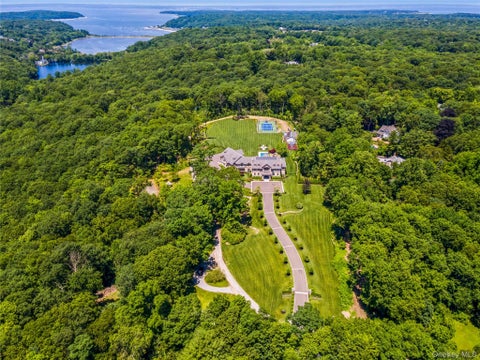 Homes For Sale - 471 Woodbury Rd<br/> Cold Spring Harbor, NY 11724