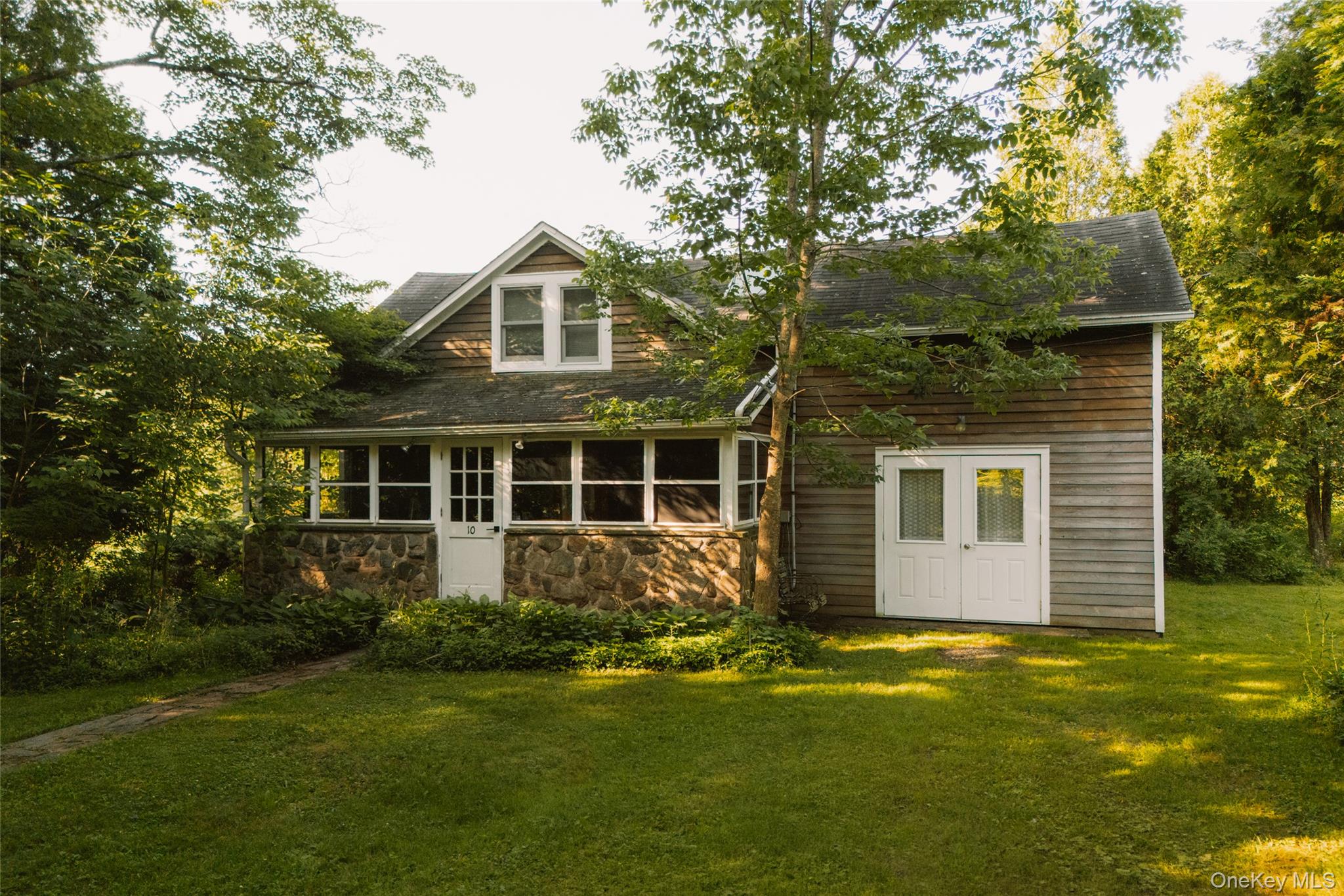 10 Elk Point Road
