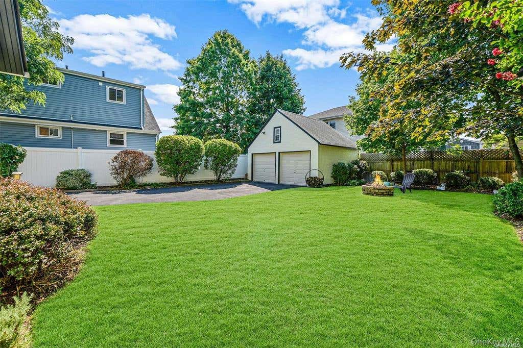 Photo of 510 Secatogue Avenue, Farmingdale, NY 11735 (MLS # 1040415)