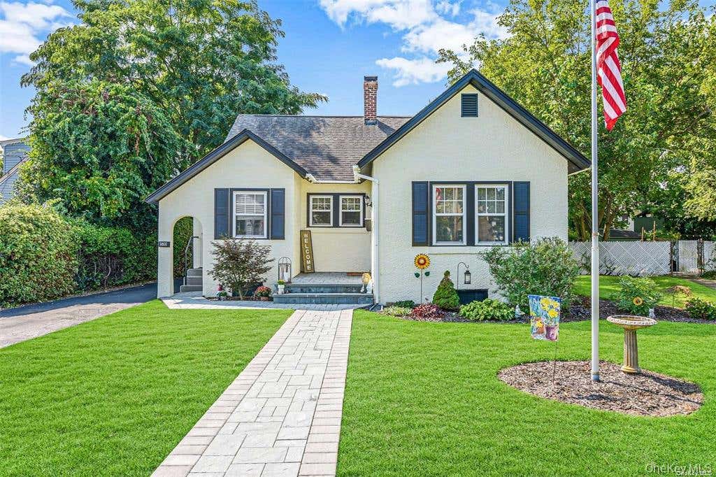 Photo of 510 Secatogue Avenue, Farmingdale, NY 11735 (MLS # 1040415)