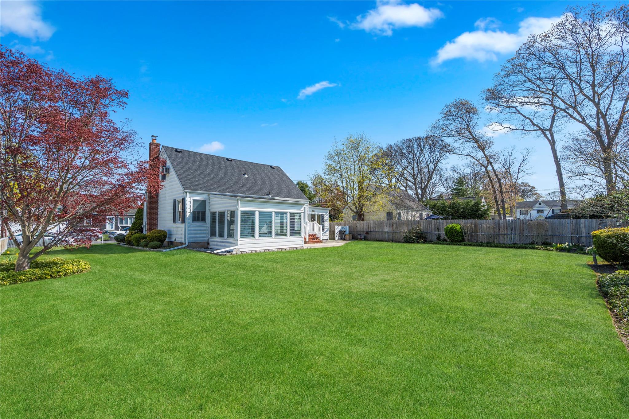 24 Elaine Drive, Sayville, New York image 33