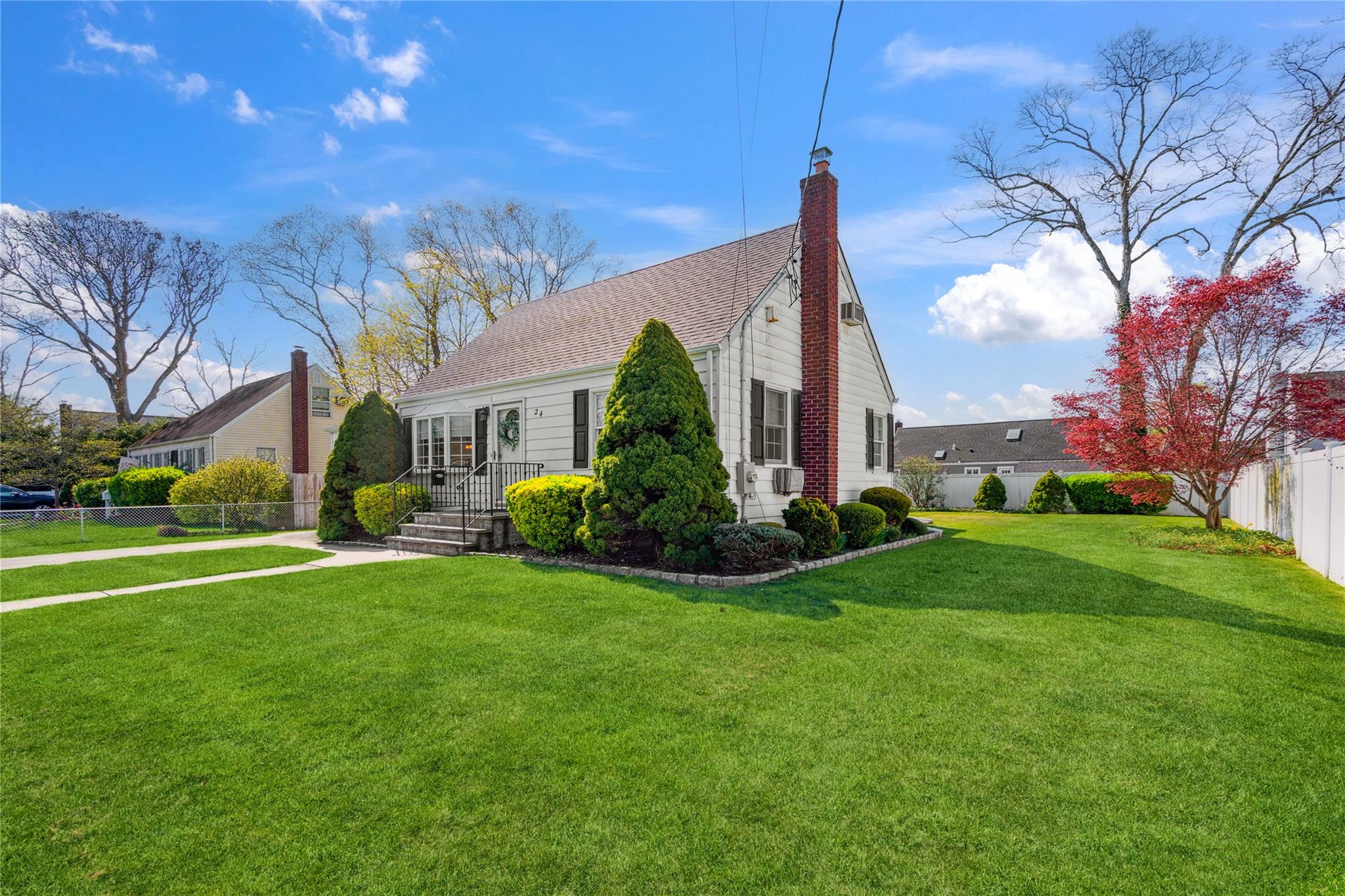 24 Elaine Drive, Sayville, New York image 3