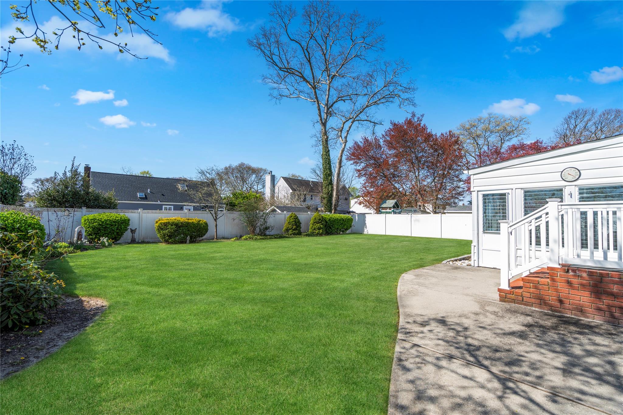 24 Elaine Drive, Sayville, New York image 31