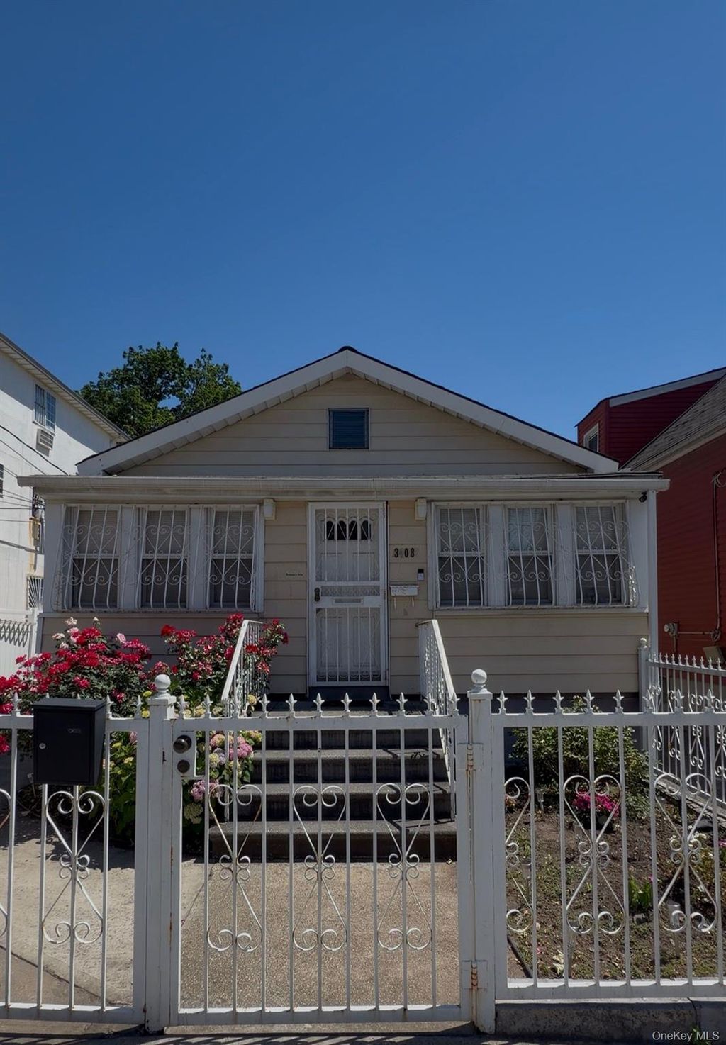 Photo of 3408 ELY Avenue, Bronx, NY 10469 (MLS # 1009470)